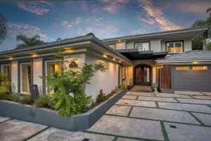 4760-Corbin-Ave-Twilight~02